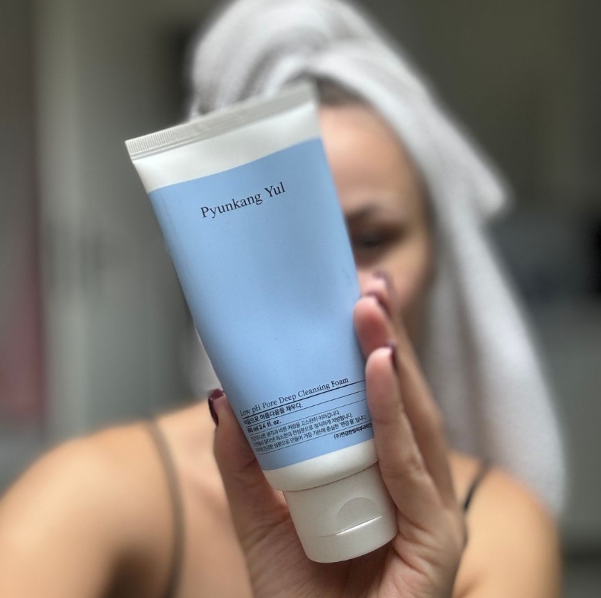 Double Cleansing: Proč je tento dvoukrokový čisticí rituál klíčem k dokonalé pleti?